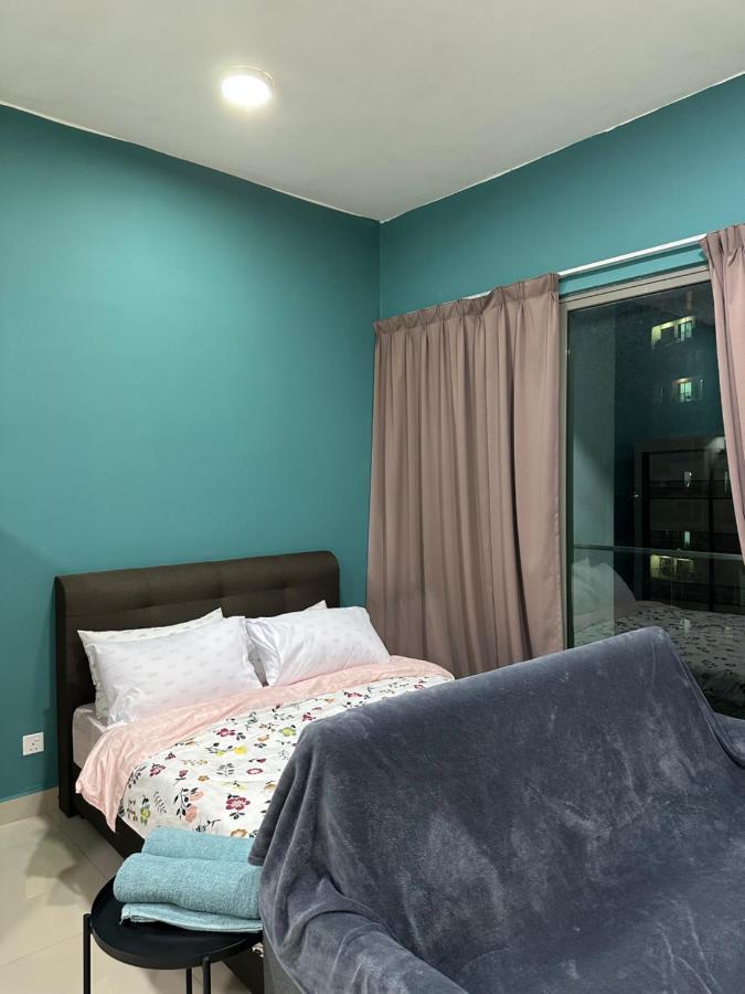Апартаменты Hideaway At Cybersquare Сайберджая Экстерьер фото